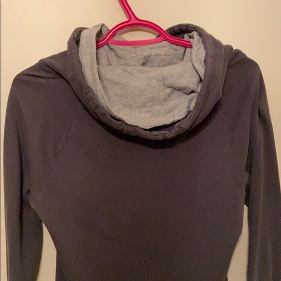 Women’s Cowl Neck Sweatshirt Size M - Picture 4 of 6